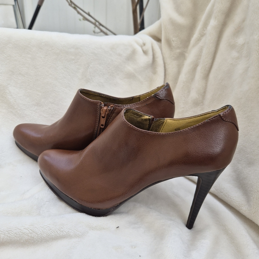 Worthington Brown Mika Platform Stiletto Ankle Booties 8.5 Minimalist